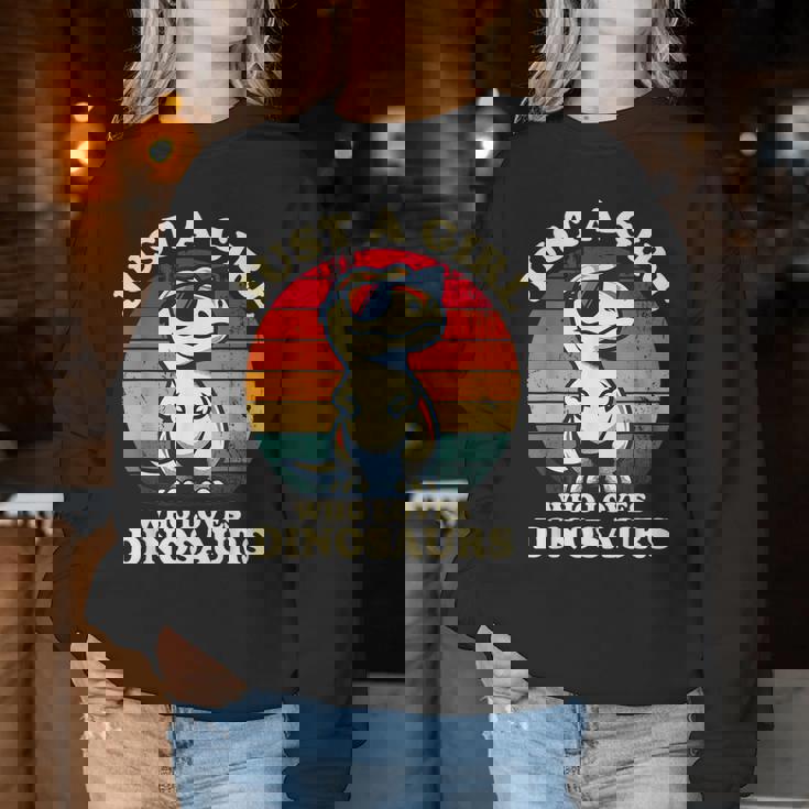 Just A Girl Who Loves Dinosaurs おもしろレトロ恐竜 T-Rex レディーススウェットシャツ 面白い贈り物