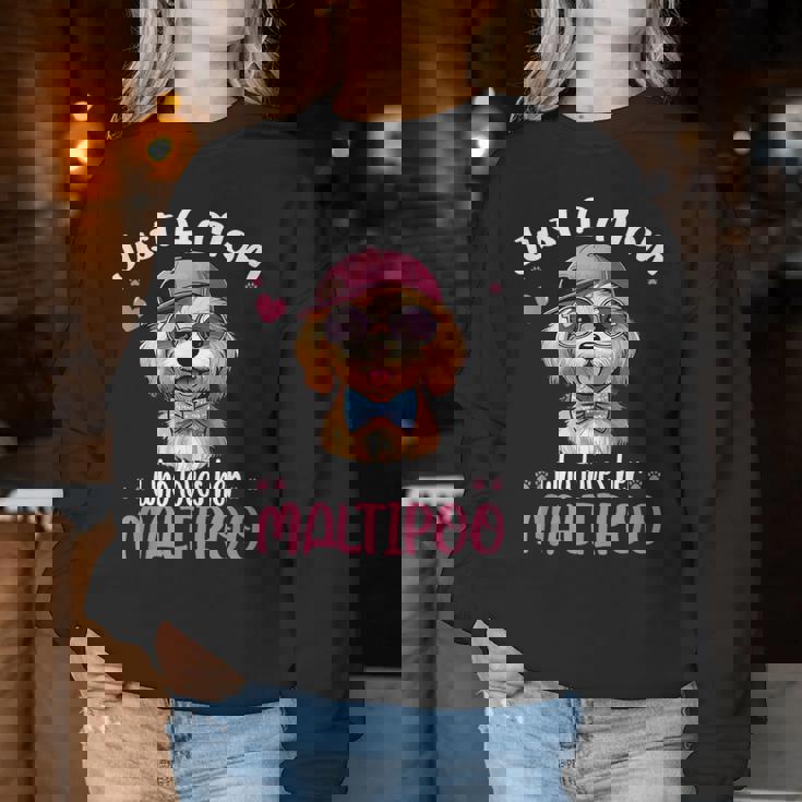 Just Mom Who Loves Her Maltipooママ レディーススウェットシャツ 面白い贈り物