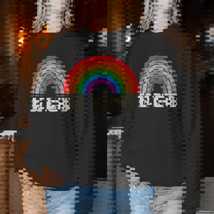 Lgbtq Be Kind Pocket Gay Pride Lgbt Ally Rainbowintage レディーススウェットシャツ 面白い贈り物