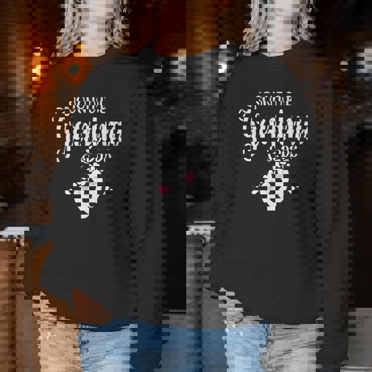 Soon To Be Grandma Est2026 Baby Grandma レディーススウェットシャツ 面白い贈り物