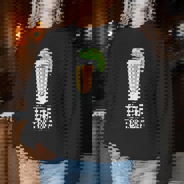 Team Tequila アルコール シンコ・デ・マヨ メキシカンテキーラ レディーススウェットシャツ 面白い贈り物