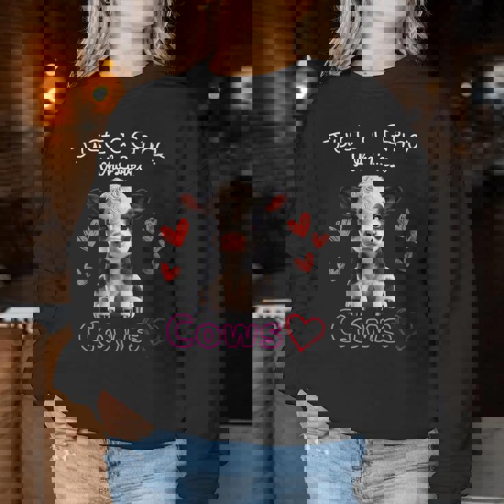 かわいい ホルスタイン 牛 の – ' Just A Girl Who Loves Cows ' デザイン レディーススウェットシャツ 面白い贈り物