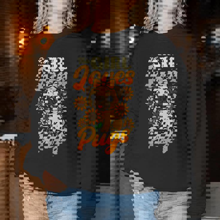 ガールズパグ犬愛好家 This Girl Loves Pugs レディーススウェットシャツ 面白い贈り物