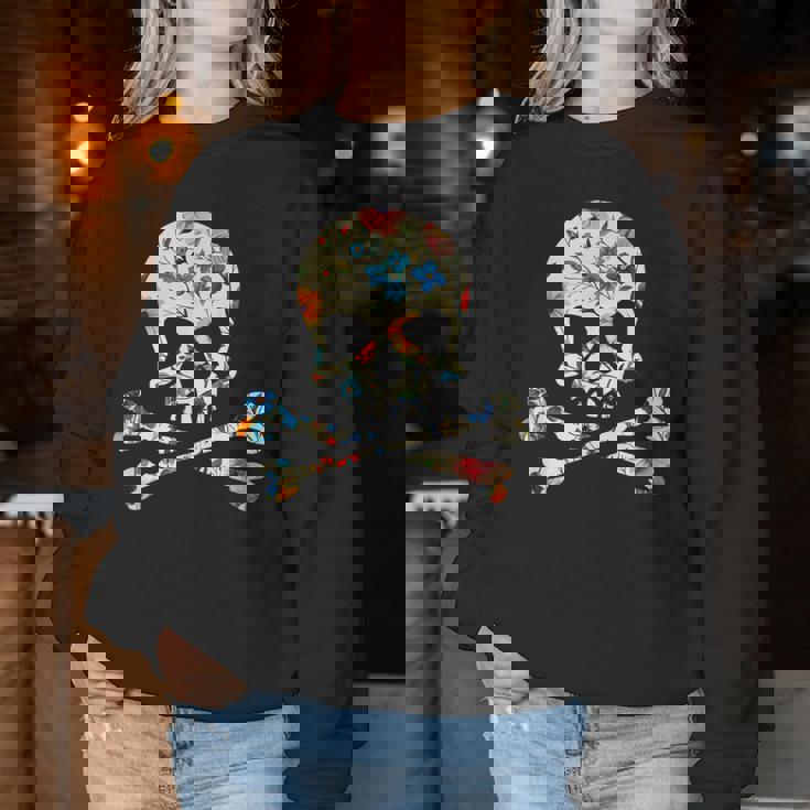 ジョリー・ロジャーのシルエット 花柄 スカル＆クロスボーン レディーススウェットシャツ 面白い贈り物