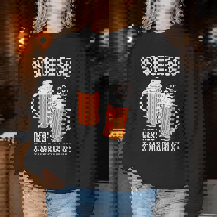 五十歳 五十路 ビール好き 酒好き 父 母 男性 女性 50歳お祝い Cheers To Embracing Life レディーススウェットシャツ 面白い贈り物