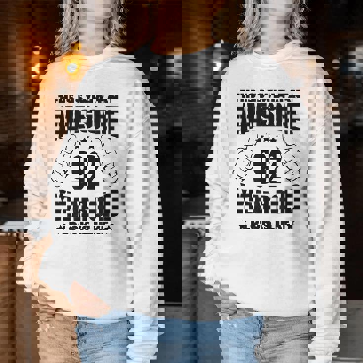 92歳の誕生日 女性 男性 素晴らしい92歳のおばあちゃん レディーススウェットシャツ 面白い贈り物