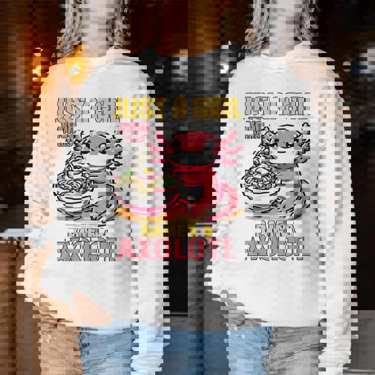 Just A Girl Who Loves Ramen And Axolotl Pink Kawaii Axolotl レディーススウェットシャツ 面白い贈り物