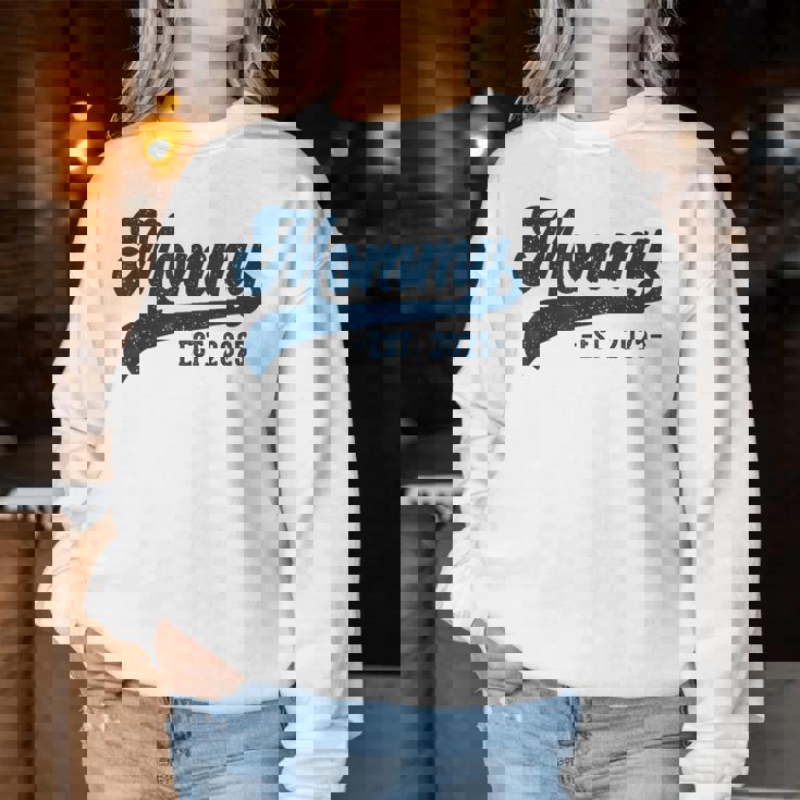 Mommy Est 2025 Mommy To Be New Mommy Pregnancy レディーススウェットシャツ 面白い贈り物