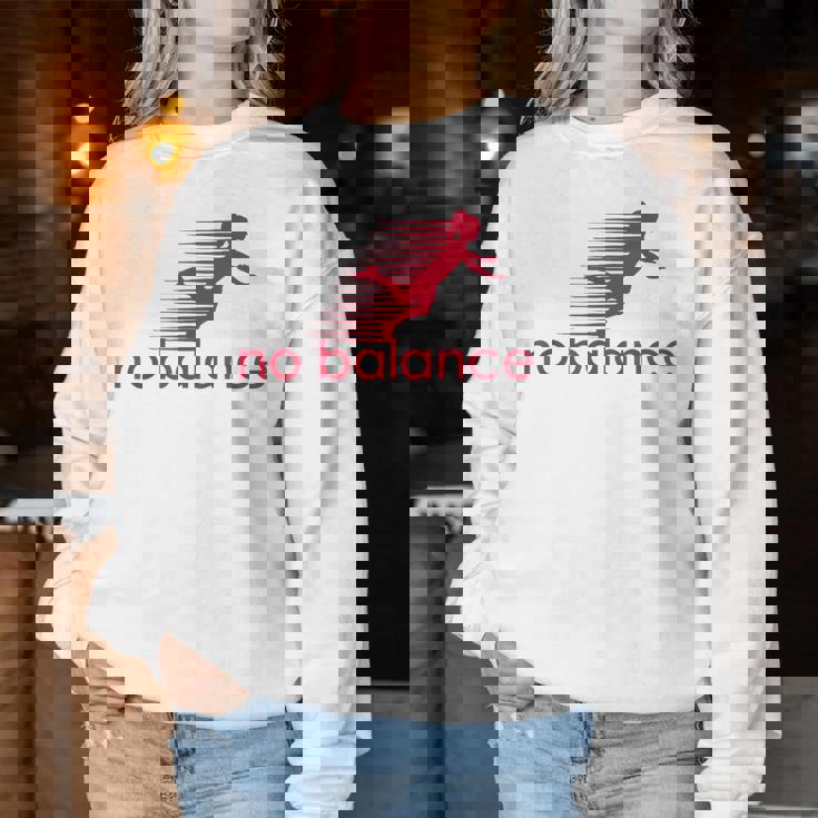 No Balance Girl スポーツとユーモアのための面白いパロディデザイン レディーススウェットシャツ 面白い贈り物