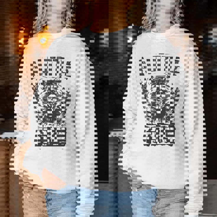 おもしろいアライグマのグラフィック 小さなフェラル 幼児 男の子 女の子 フェラル レディーススウェットシャツ 面白い贈り物