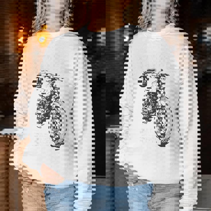 古希祝い バイク好き 車好き 父 男性 女性 クラシックバイク 70歳 I'm Not Old I'm Classic レディーススウェットシャツ 面白い贈り物