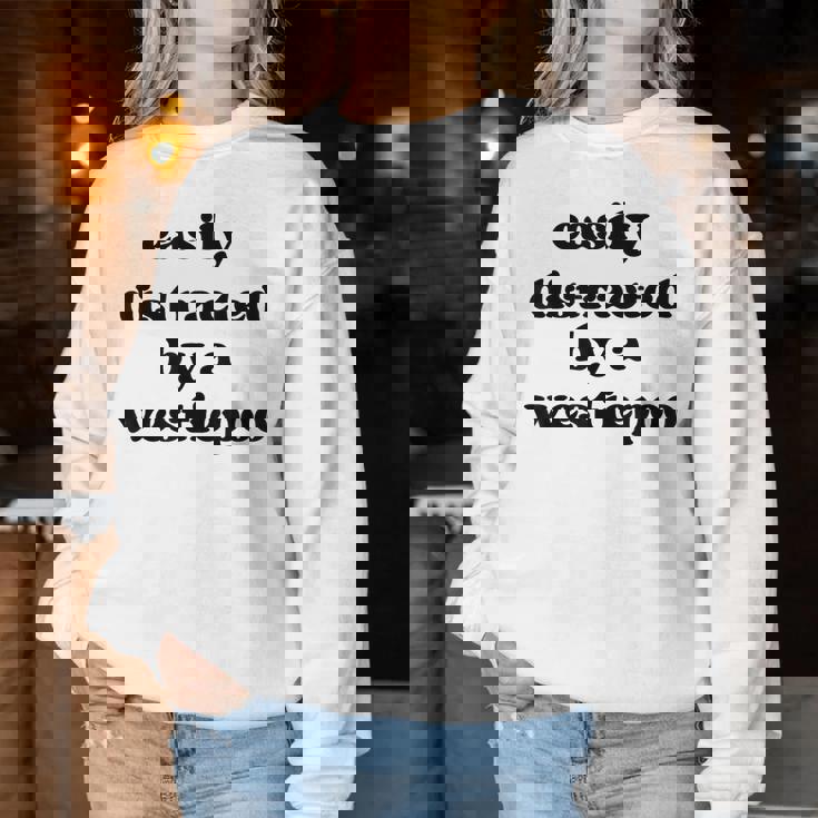 犬に気を取られる-犬のお父さんお母さんウェスティ・プードル・ウェスティプー レディーススウェットシャツ 面白い贈り物