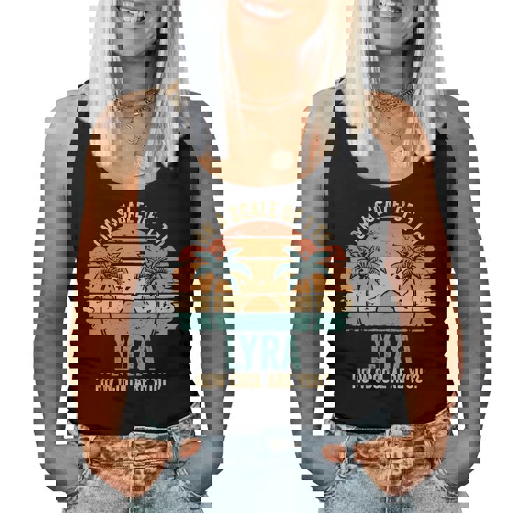 Lyra Cute Retro Girls Groovy Lyra Personalized Name 長袖tシャツ レディースタンクトップ