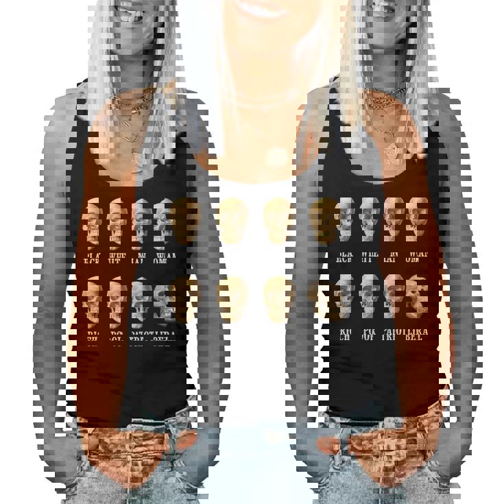 黒人白人男性女性リッチプアーパトリオットリベラル・スカル レディースタンクトップ