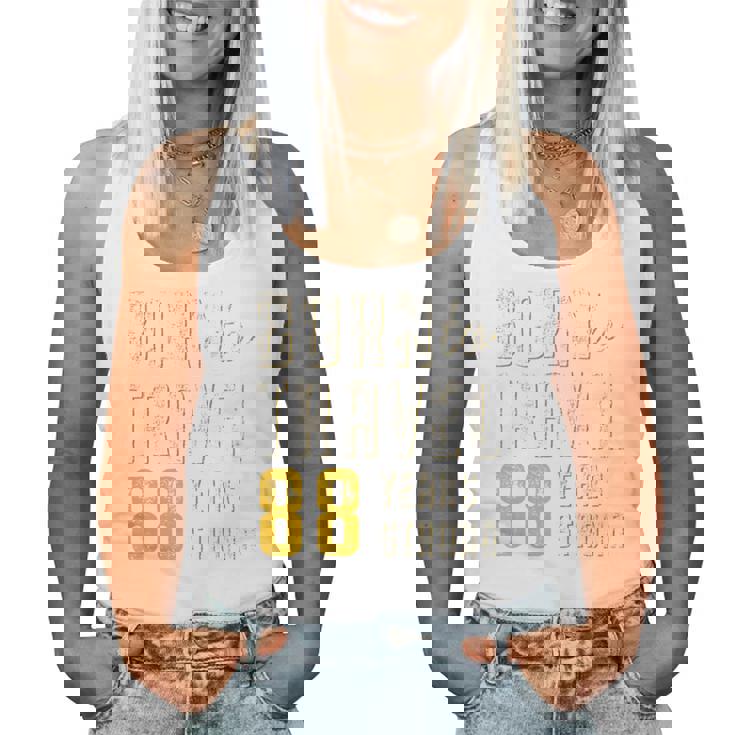 米寿祝い 旅行好き 父 母 男性 女性 88歳 レトロ おしゃれ 文字デザイン Born To Travel 長袖tシャツ レディースタンクトップ