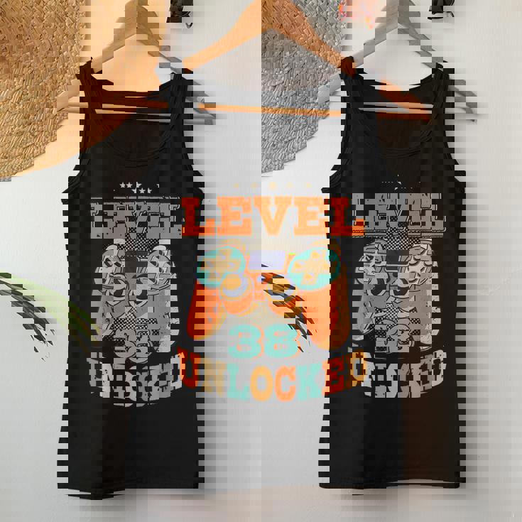 38歳の誕生日プレゼント 38歳 男性と女性、ビデオゲーム 1983年生まれ レディースタンクトップ 面白い贈り物