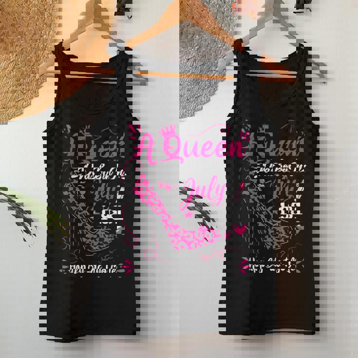 43歳の誕生日 ハイヒール A Queen Was Born In 7月 1981 レディースタンクトップ 面白い贈り物