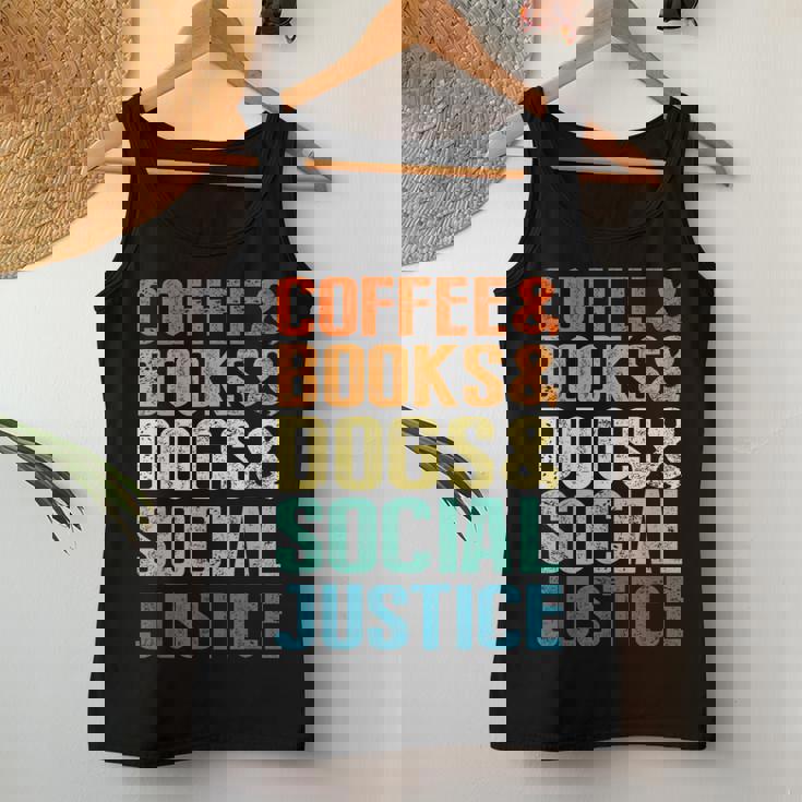 Coffee Books Dogsocial Justice レディースタンクトップ 面白い贈り物