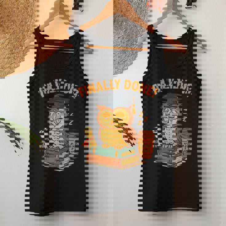 Finally Done Owl Grad 2025 デコレーション レディースタンクトップ 面白い贈り物