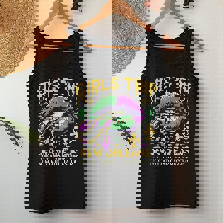 Girls Trip New Orleans In My Mardi Gras Era リップ 楽しいノベルティ レディースタンクトップ 面白い贈り物