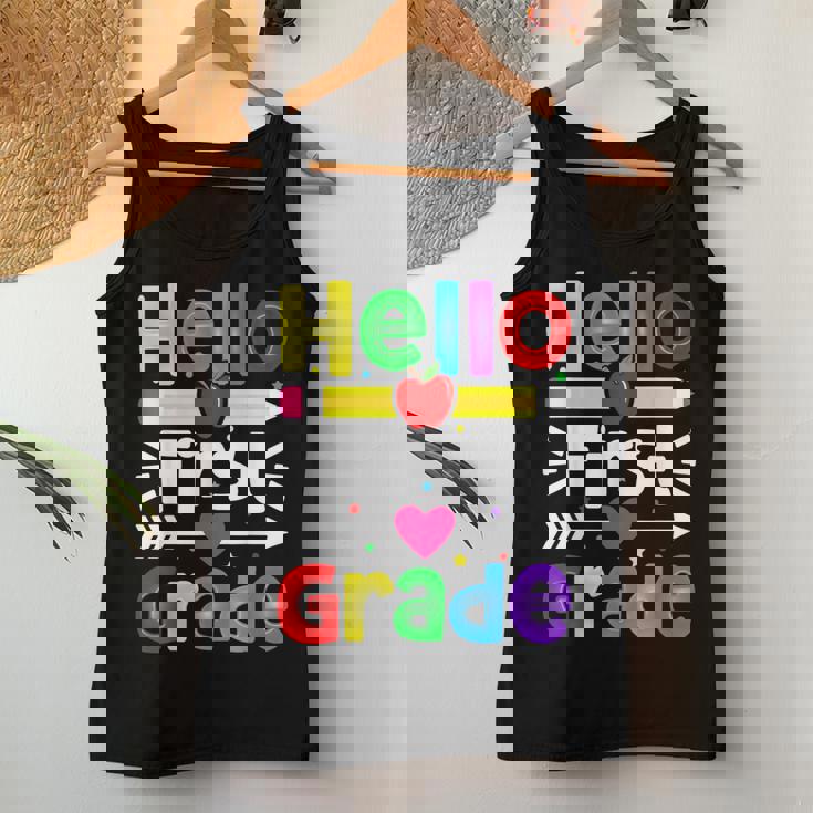 Hello First Grade Back Tochool 1St Day Of 1St Grade レディースタンクトップ 面白い贈り物