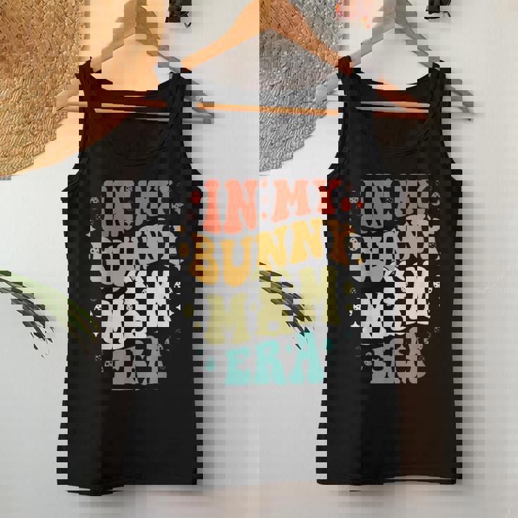 In My Bunny Mom Era ヴィンテージ イースターデー 母の日 レディースタンクトップ 面白い贈り物