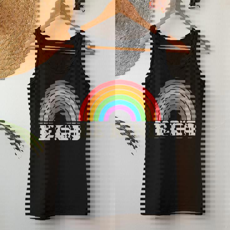 Lgbtq Be Kind Pocket Gay Pride Lgbt Ally Rainbowintage レディースタンクトップ 面白い贈り物