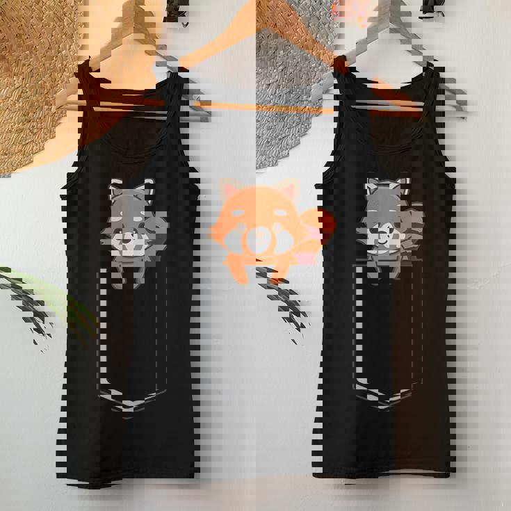 Red Panda In A Bag Cute Love レッドパンダバッグ レディースタンクトップ 面白い贈り物