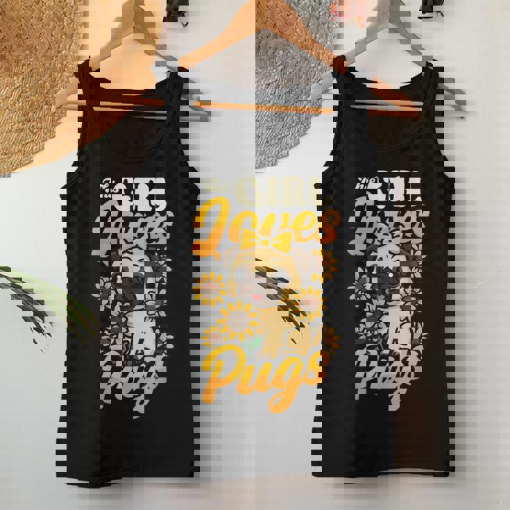 ガールズパグ犬愛好家 This Girl Loves Pugs レディースタンクトップ 面白い贈り物