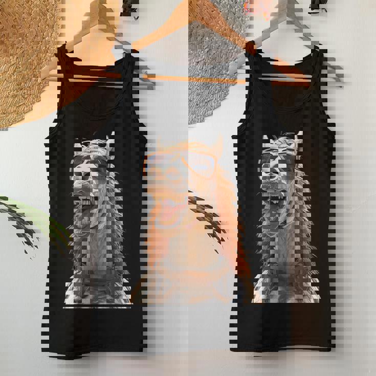 サングラスをかけた馬 馬の女の子 ライダー 甘い馬 レディースタンクトップ 面白い贈り物