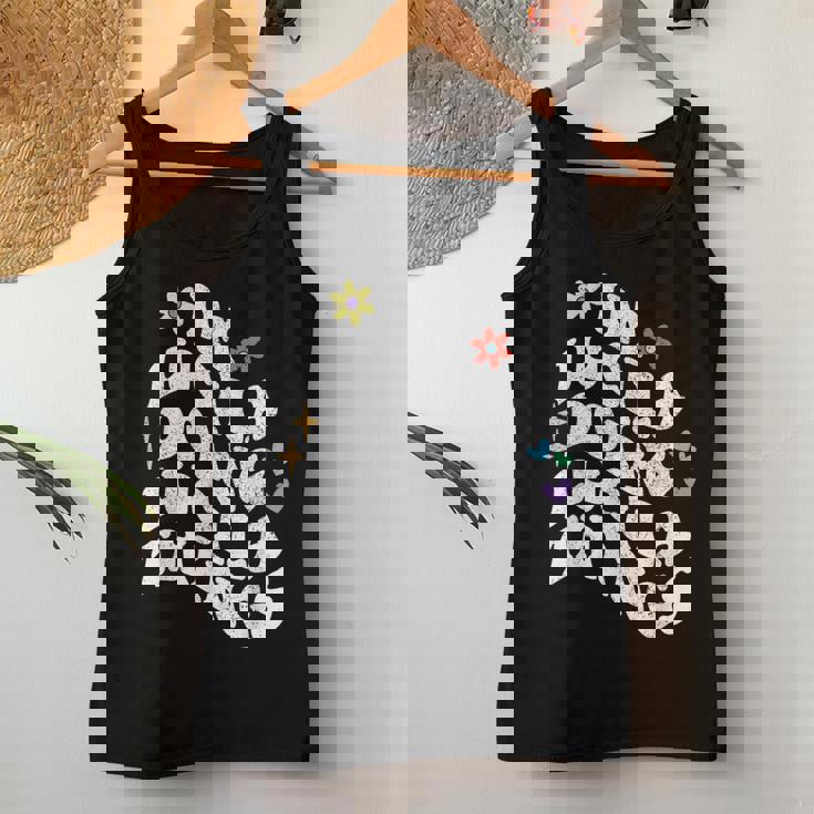 レトロ Groovy Im Lucila Doing Lucila Things 面白い母 レディースタンクトップ 面白い贈り物