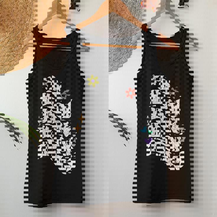 レトロ Groovy Im Wilow Doing Wilow Things おもしろ 母の日 レディースタンクトップ 面白い贈り物