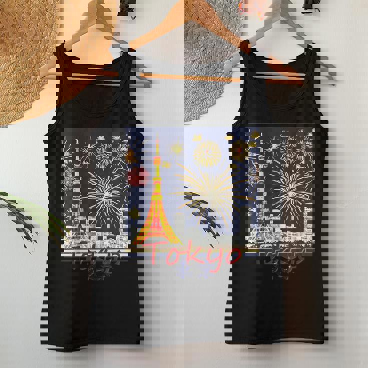 東京 東京タワーと花火大会 日本 漢字 By Kana Kanjin レディースタンクトップ 面白い贈り物