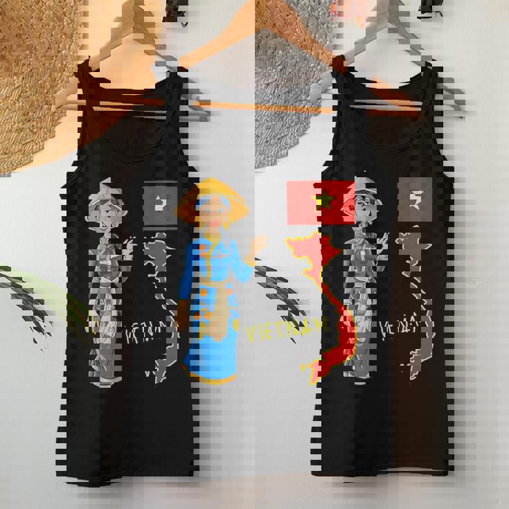 美しい笑顔のベトナムの女の子、旗とベトナムの地図 レディースタンクトップ 面白い贈り物