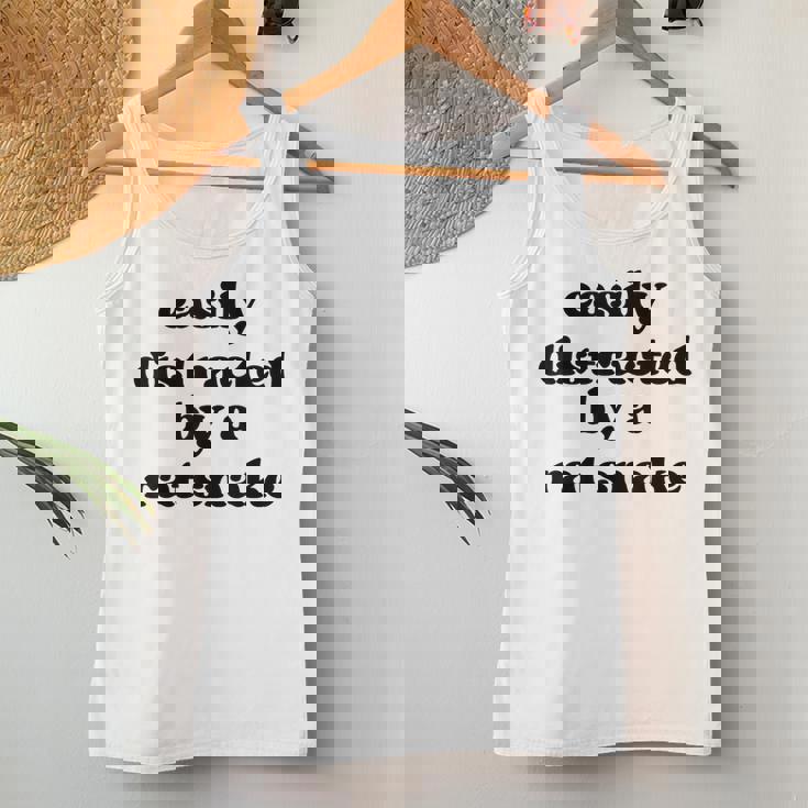 Easy Distracted By Anake Dad Mom Ratnake レディースタンクトップ 面白い贈り物