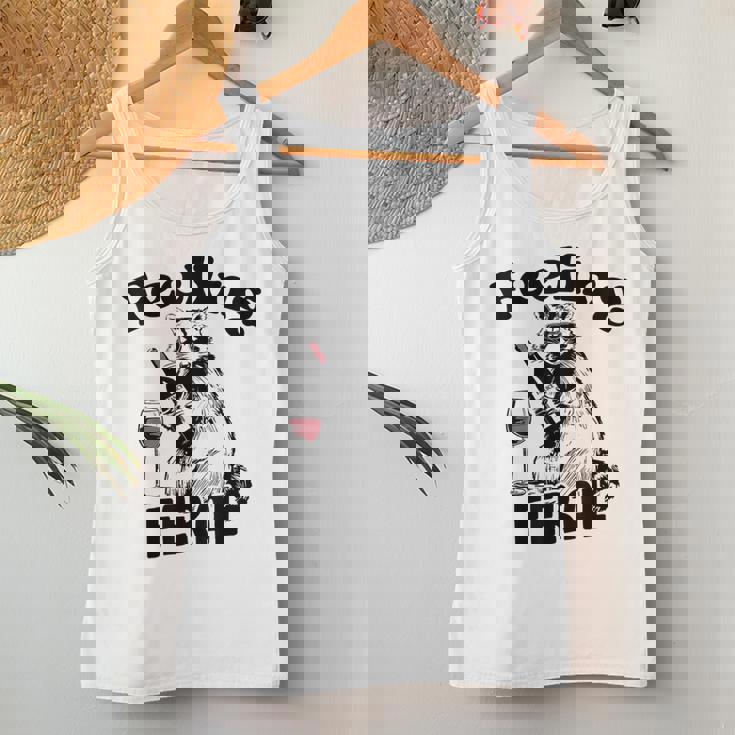 Feeling Feral アライグマ ミーム アルコール 飲酒 恋人 男性 女性 レディースタンクトップ 面白い贈り物