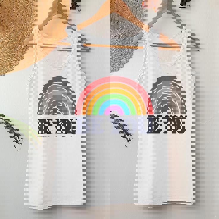 Lgbtq Be You Pocket Gay Pride Lgbt Ally Rainbow Flagintage レディースタンクトップ 面白い贈り物