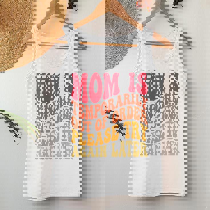 Momは一時的に順不同でおもしろいジョーク ママ向け レディースタンクトップ 面白い贈り物