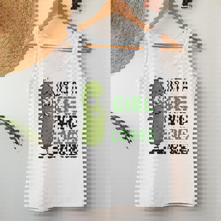 ピクルスが大好きな女の子だけ おかしなきゅうり レディースタンクトップ 面白い贈り物