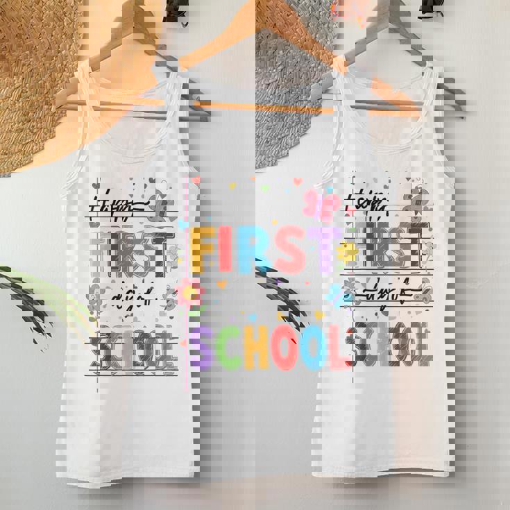 新学期 ハッピー 初日 学校 男の子 女の子 先生 レディースタンクトップ 面白い贈り物