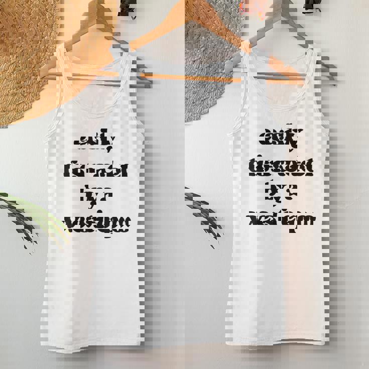 犬に気を取られる-犬のお父さんお母さんウェスティ・プードル・ウェスティプー レディースタンクトップ 面白い贈り物