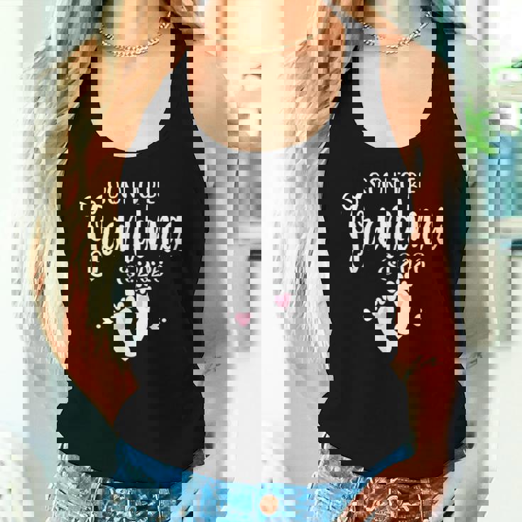 Soon To Be Grandma Est2026 Baby Grandma レディースタンクトップ 彼女への贈り物