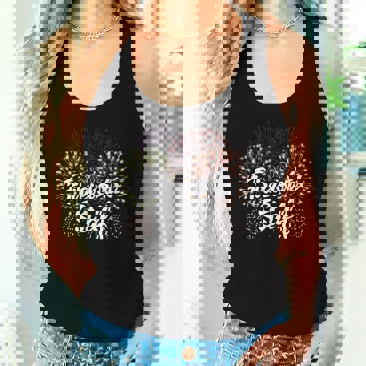 花火スタッフ 爆発の後ろに留まる花火 レディースタンクトップ 彼女への贈り物