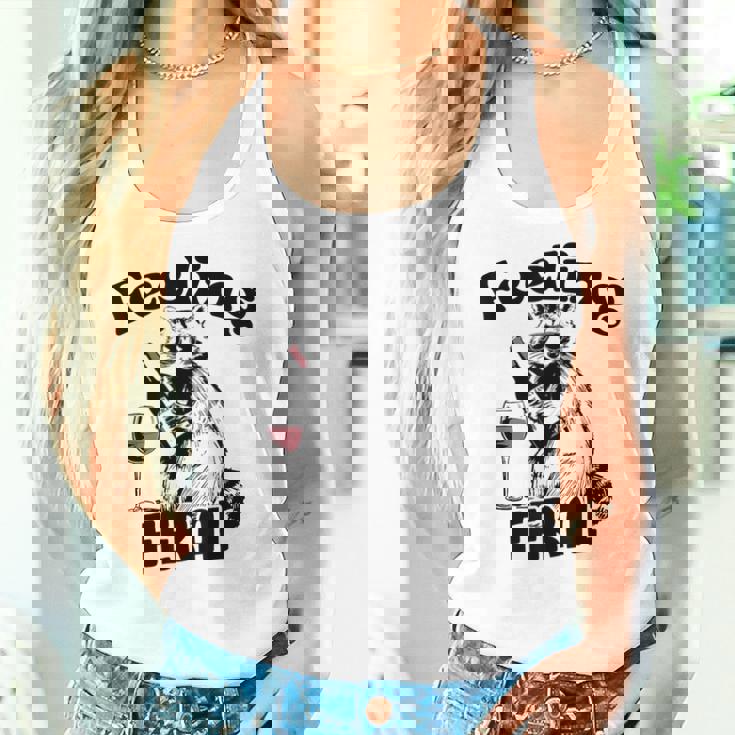 Feeling Feral アライグマ ミーム アルコール 飲酒 恋人 男性 女性 レディースタンクトップ 彼女への贈り物