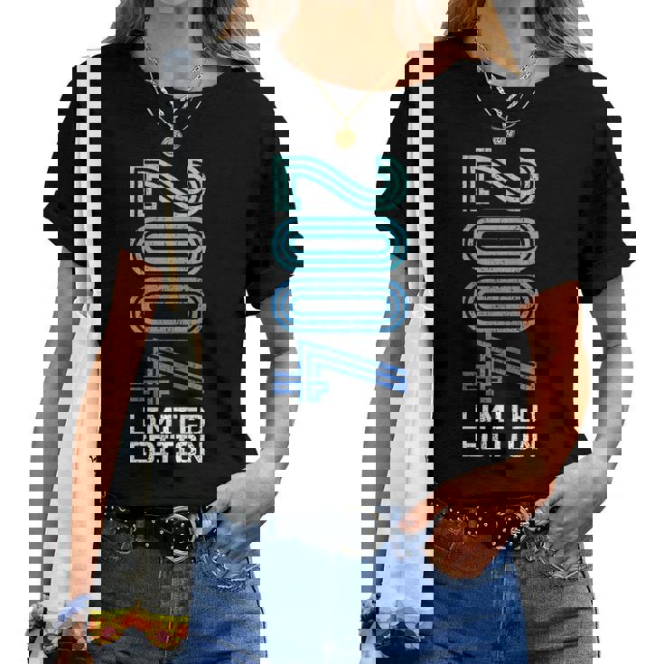 20歳の誕生日プレゼント 女の子 男の子 2004 限定版 レディースTシャツ