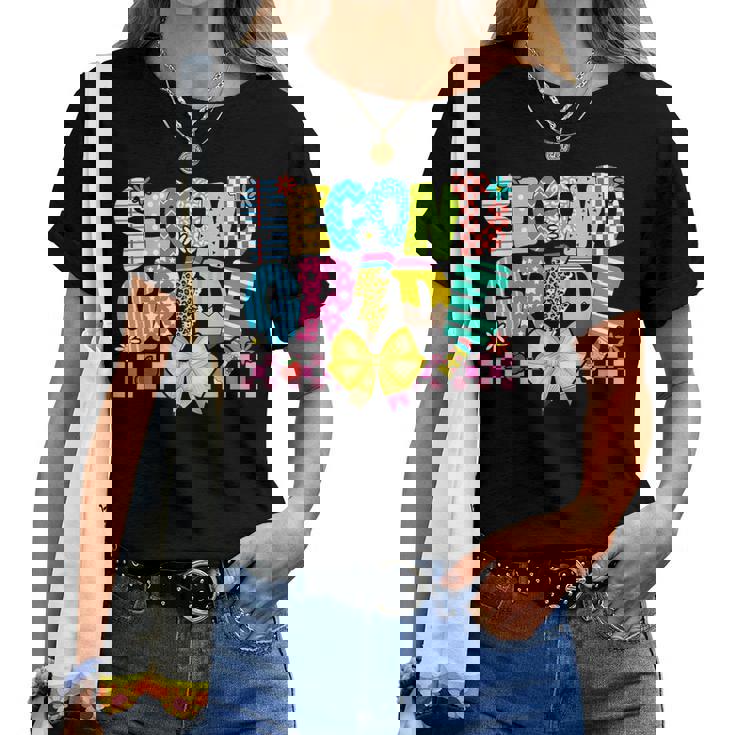 2年生 女の子 男の子 先生 2年生 新学期 レディースTシャツ