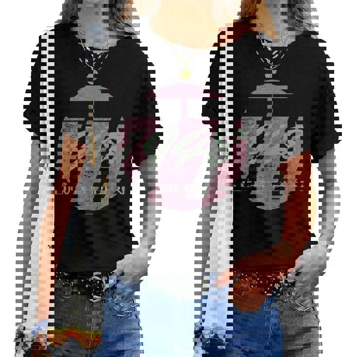 77歳の誕生日 男性 女性 77歳 1948年生まれ レディースTシャツ