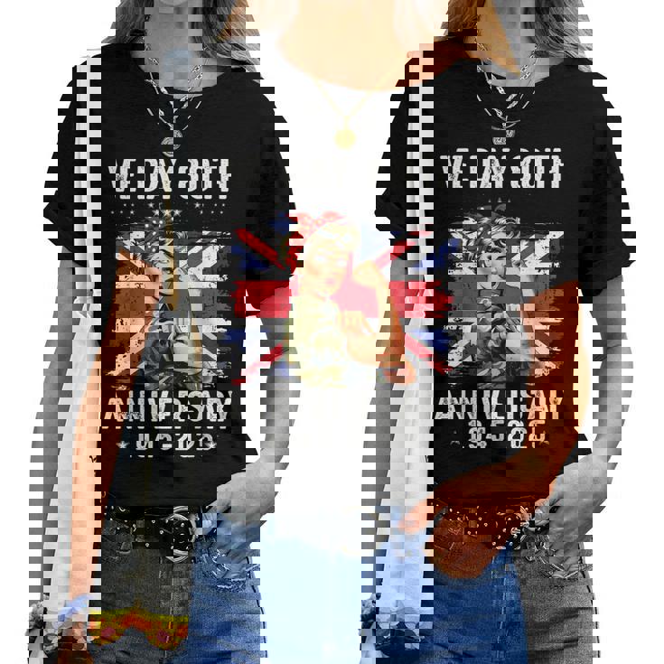 Bandera Del Díae 80 Aniversario Celebracióne Day 2025 Camiseta de mujer
