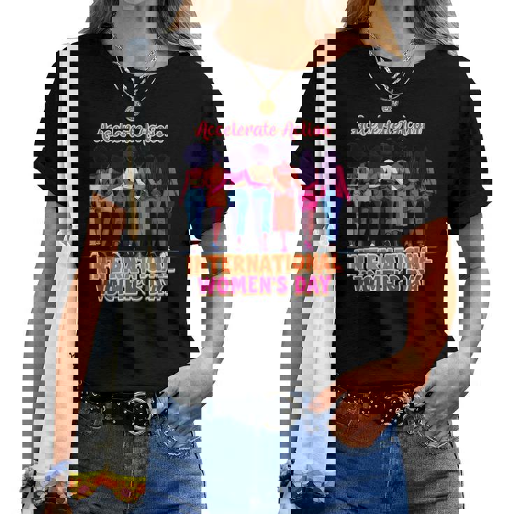 International Women’S Day Empowerment Accelerate Action レディースTシャツ