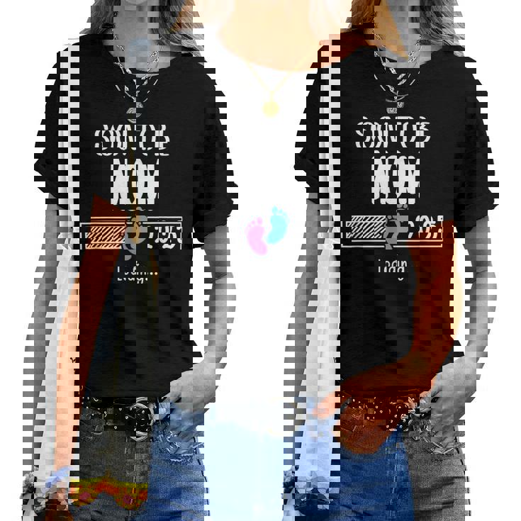 Soon To Be Mom 2025 Loading Promoted To Mommy First Time Mom レディースTシャツ